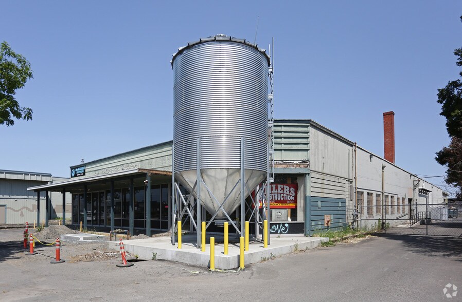 1875 W 6th Ave, Eugene, OR à vendre - Photo principale - Image 2 de 11