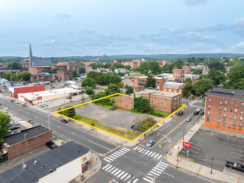 378 Maple St, Holyoke, MA à vendre - Photo du b timent - Image 1 de 6