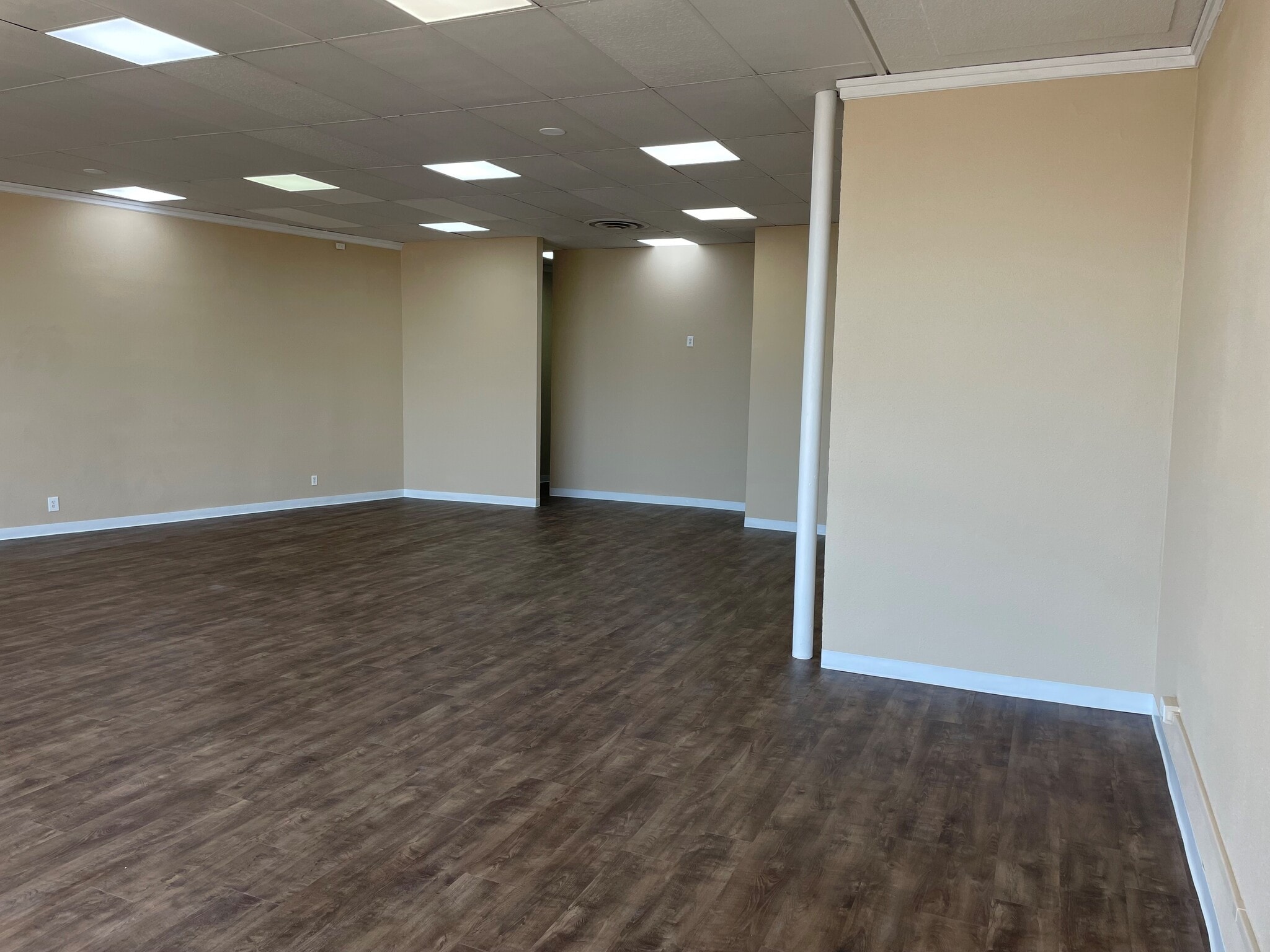 5330 Wedgmont Circle, Fort Worth, TX for lease Interior Photo- Image 1 of 7