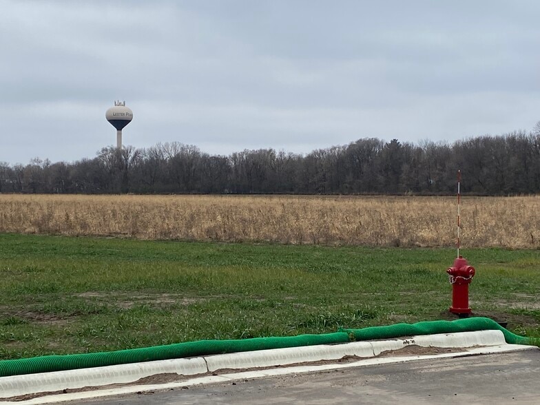 County Road 9, Lester Prairie, MN à vendre - Photo du bâtiment - Image 2 de 7
