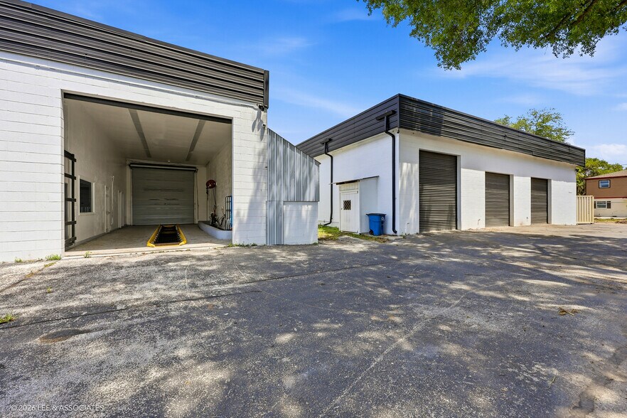 2290 NE 1st Blvd, Gainesville, FL à vendre - Photo du bâtiment - Image 3 de 17