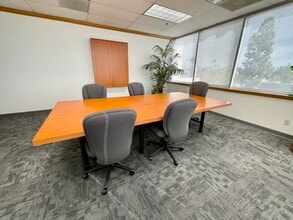 1425 W Foothill Blvd, Upland, CA à louer Photo intérieure- Image 2 de 9