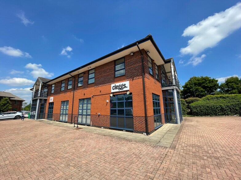 Ruddington Ln, Nottingham à louer - Photo du bâtiment - Image 1 de 3