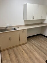 2 St Mark's Pl, La Grange, TX for lease Interior Photo- Image 2 of 5