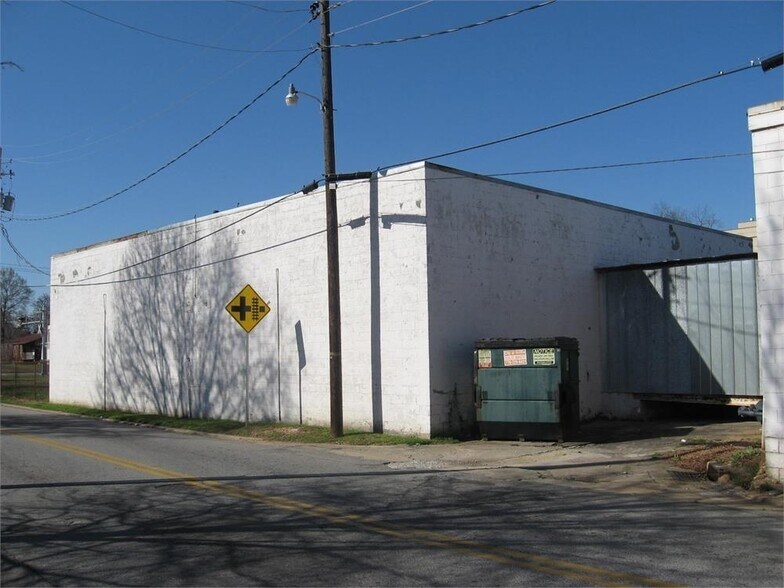 300 W Broad St, Griffin, GA à vendre - Photo du bâtiment - Image 2 de 2