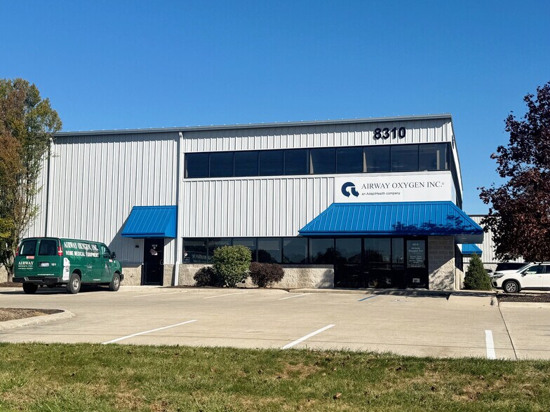 8310 Clinton Park Dr, Fort Wayne, IN à louer - Photo du bâtiment - Image 1 de 7