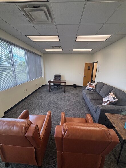 1230 Oakley Seaver Dr, Clermont, FL à louer - Photo du bâtiment - Image 2 de 9