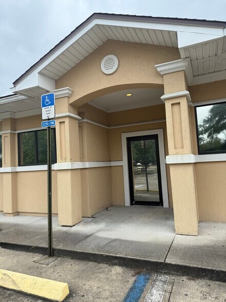 6531 103rd St, Jacksonville, FL à vendre - Photo principale - Image 1 de 17