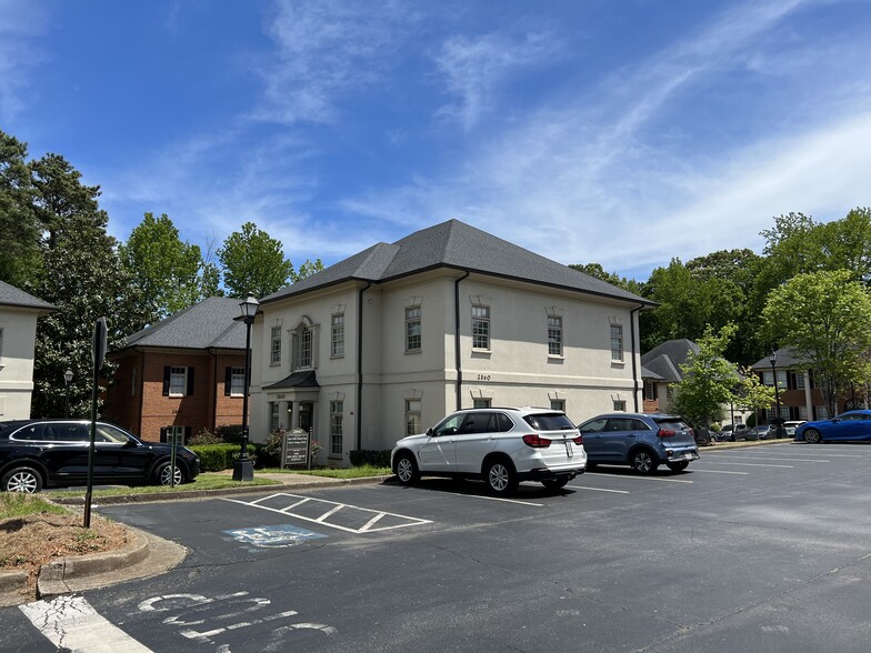 2860 Johnson Ferry Rd, Marietta, GA for lease - Building Photo - Image 3 of 7