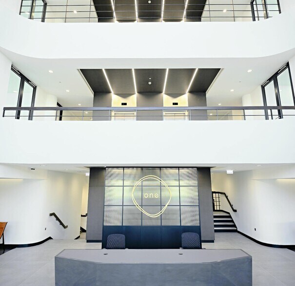 Millington Rd, Hayes for lease - Interior Photo - Image 3 of 12