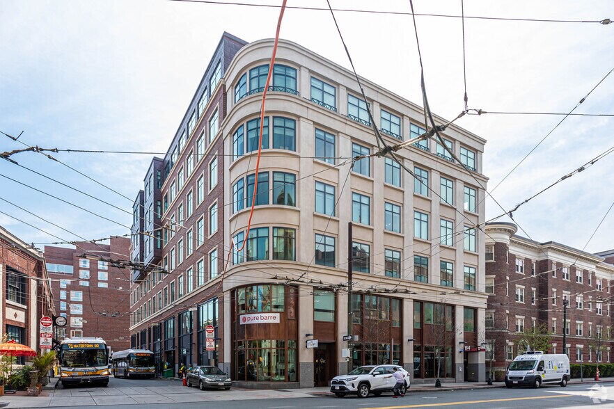 114 Mount Auburn St, Cambridge, MA à louer - Photo du bâtiment - Image 2 de 4