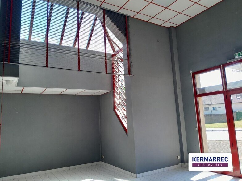 Flex in Vezin-le-Coquet for lease - Interior Photo - Image 1 of 9
