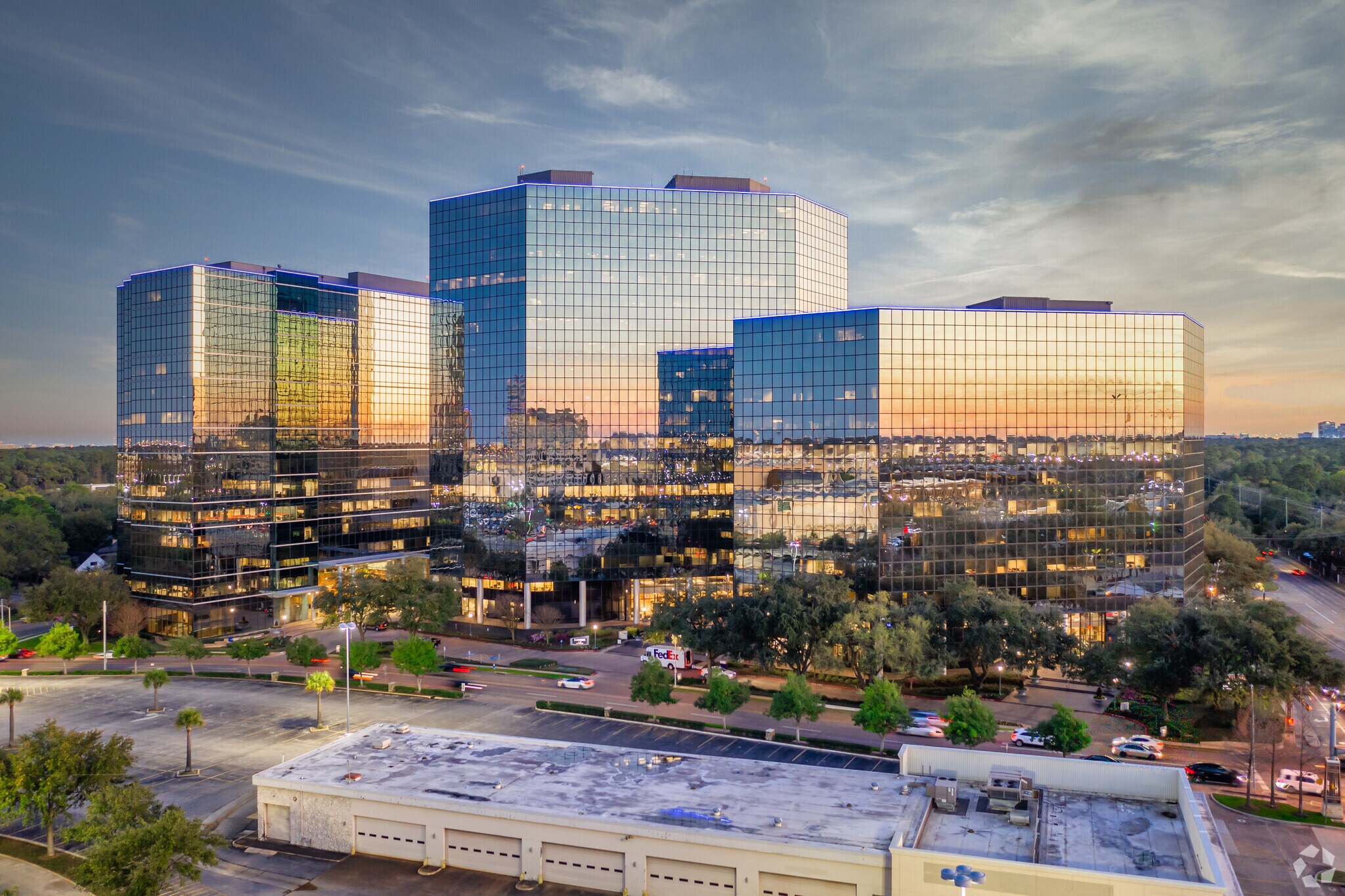 820 Gessner Rd, Houston, TX à louer Photo du bâtiment- Image 1 de 27