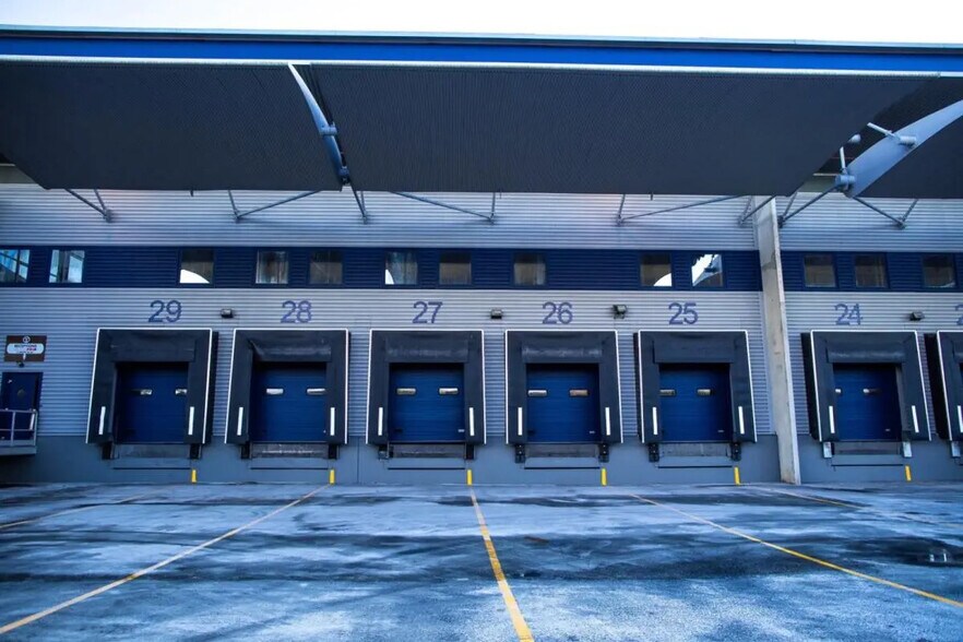 Industriel dans Lieusaint à louer - Photo du bâtiment - Image 1 de 17