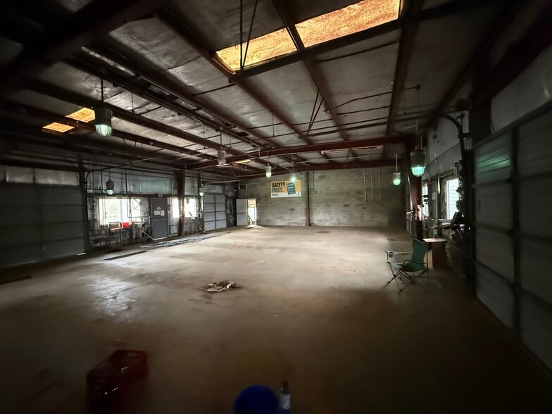 236 Airgas ln, Poca, WV for lease - Building Photo - Image 2 of 4