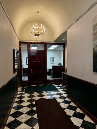 Plus de détails pour 208 Capitol St, Charleston, WV - Bureau à louer