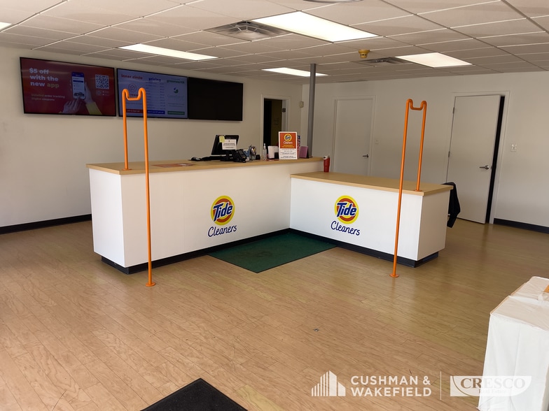 7032-7034 Mill Rd, Brecksville, OH for lease - Building Photo - Image 3 of 3