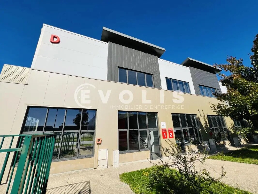 Flex in Saint-Pierre-du-Perray for lease Building Photo- Image 1 of 8