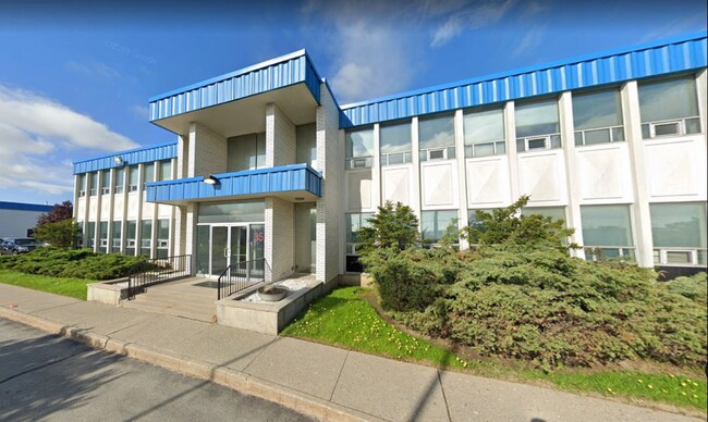 Plus de détails pour 35 Worcester Rd, Toronto, ON - Bureau, Industriel à louer
