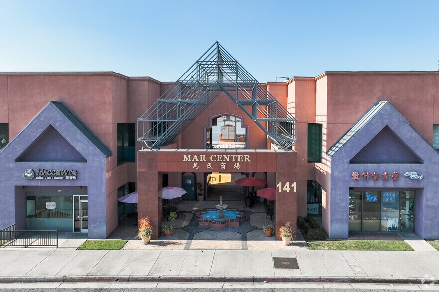 145 N Atlantic Blvd, Monterey Park, CA à louer - Photo du bâtiment - Image 2 de 14