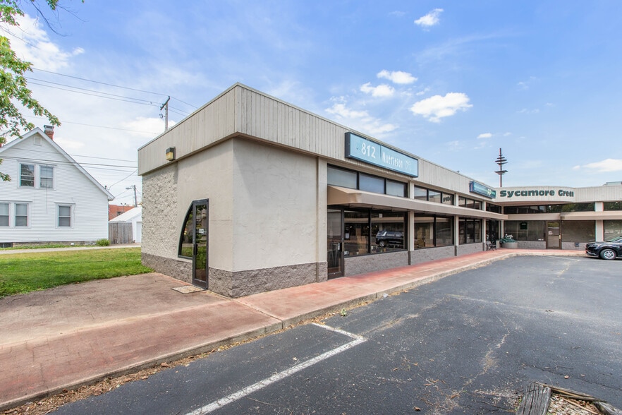 808 3rd St, Columbus, IN à vendre - Photo du bâtiment - Image 3 de 9