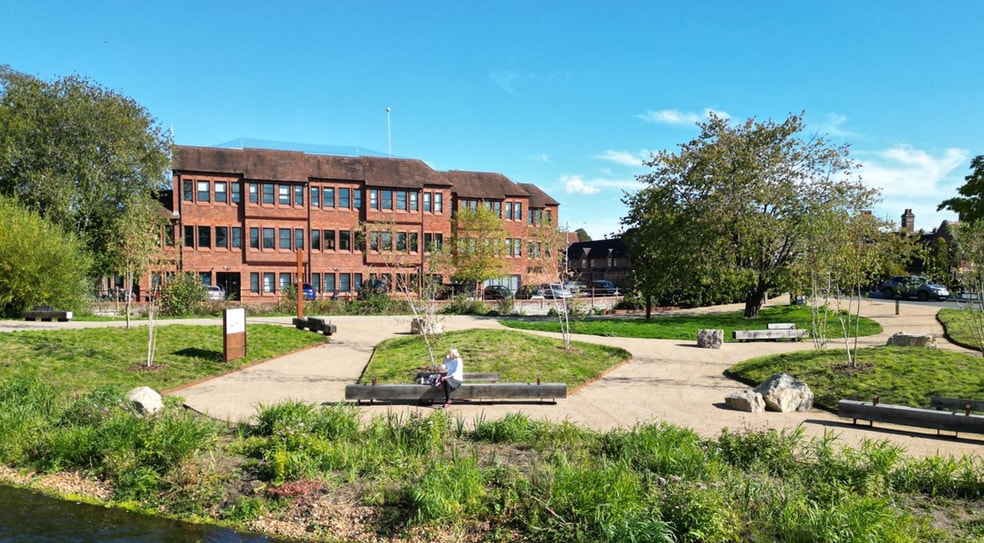 123 Castle St, Salisbury for lease - Building Photo - Image 1 of 19