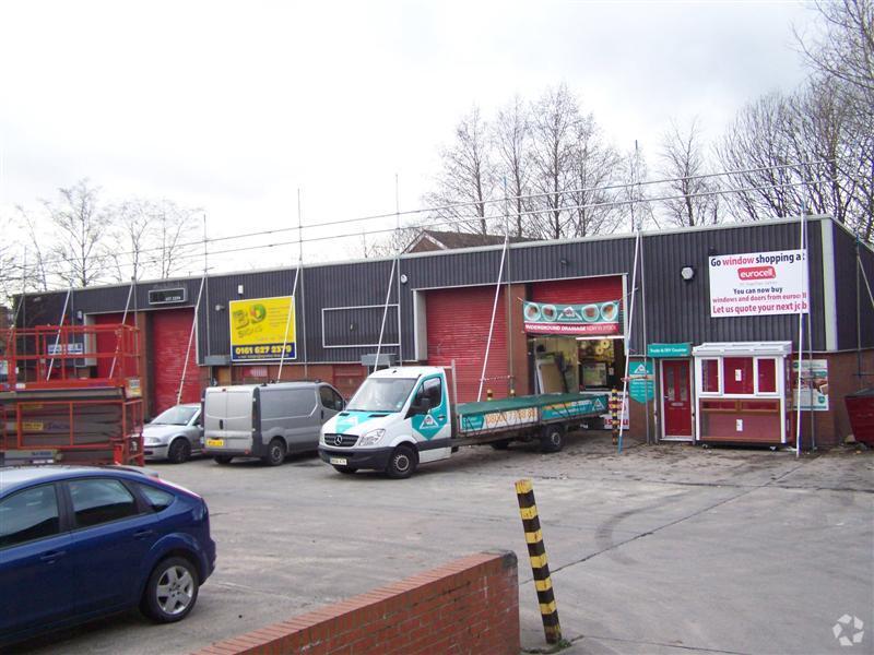 Neville St, Oldham for lease Primary Photo- Image 1 of 3