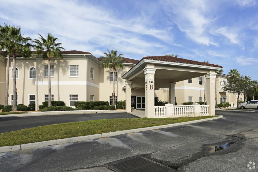842 Sunset Lake Blvd, Venice, FL à vendre - Photo du bâtiment - Image 2 de 67