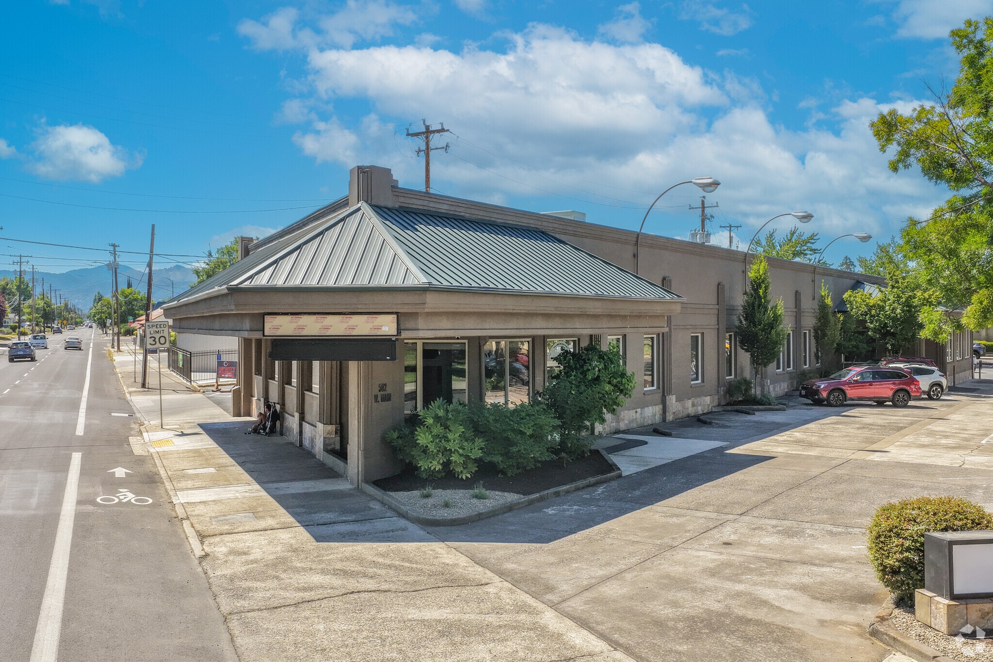 502 W MAIN St, Medford, OR for lease Primary Photo- Image 1 of 12