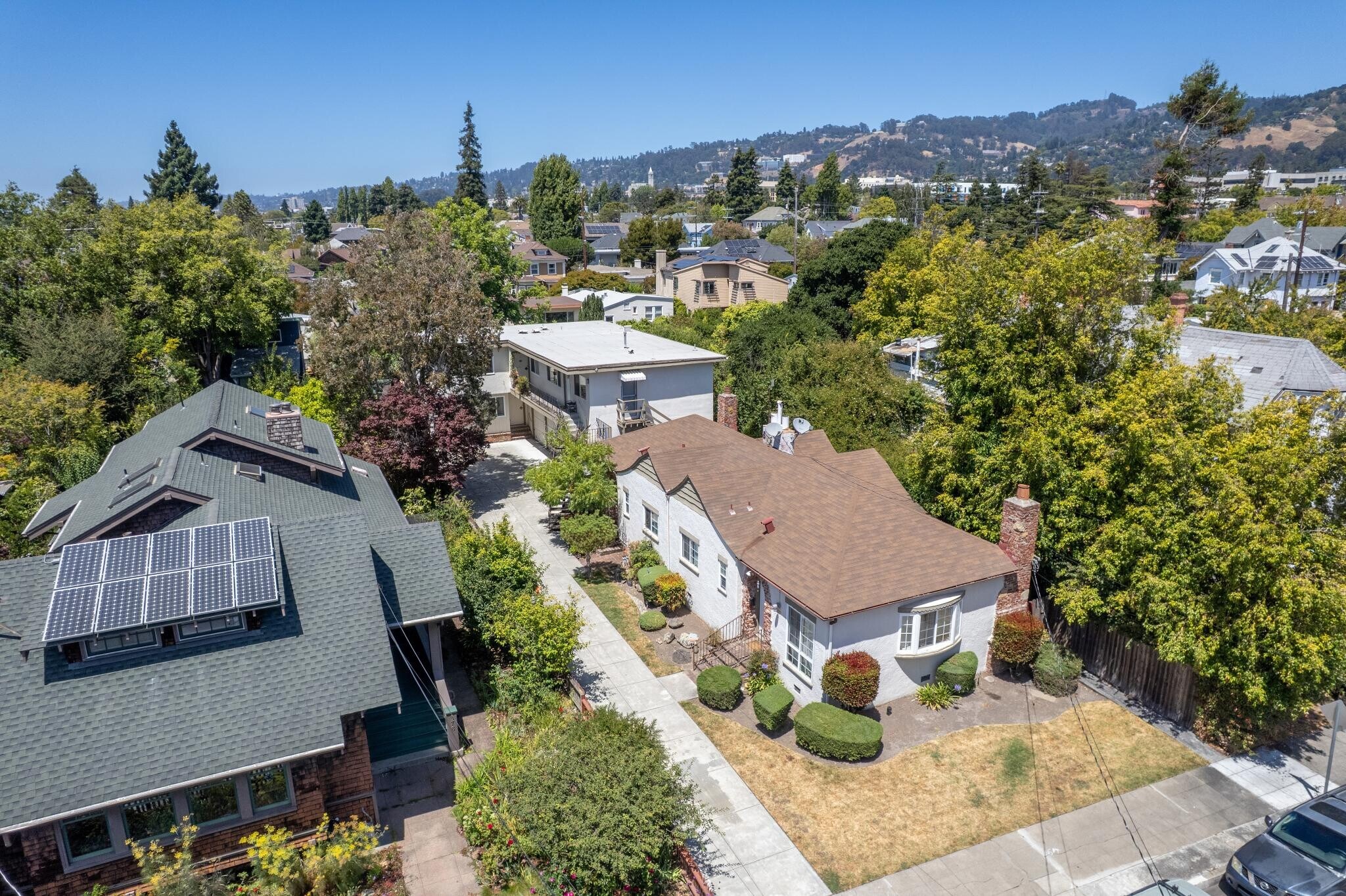 574 66th St, Oakland, CA à vendre Photo principale- Image 1 de 1