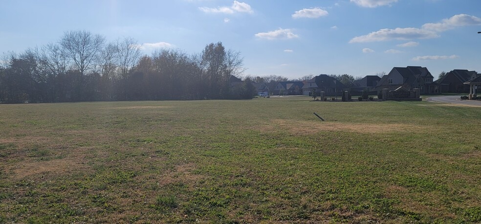 3455 S Glen Gables Blvd, Bowling Green, KY for sale - Building Photo - Image 2 of 4