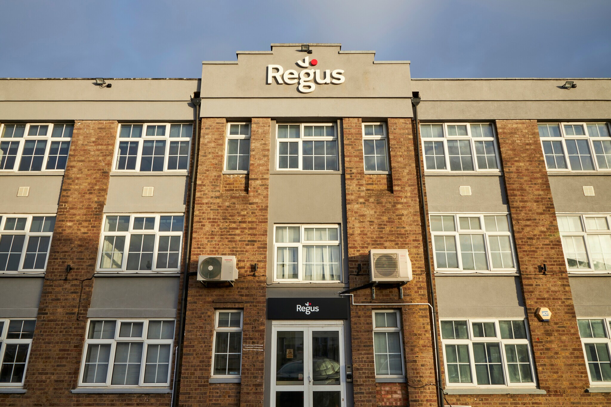 5 Wadsworth Rd, Greenford for lease Building Photo- Image 1 of 7