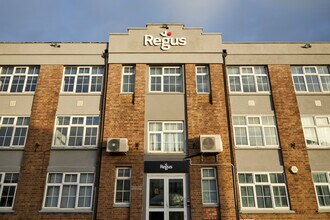 5 Wadsworth Rd, Greenford for lease Building Photo- Image 1 of 7