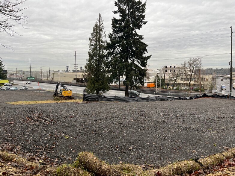 5555 NW 55th Ave, Portland, OR à vendre - Photo du bâtiment - Image 2 de 3