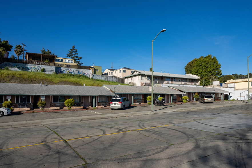 10100 MacArthur Blvd, Oakland, CA for sale - Primary Photo - Image 1 of 10