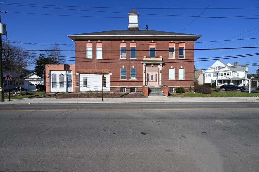 802 Main St, Peckville, PA à vendre - Photo principale - Image 1 de 1