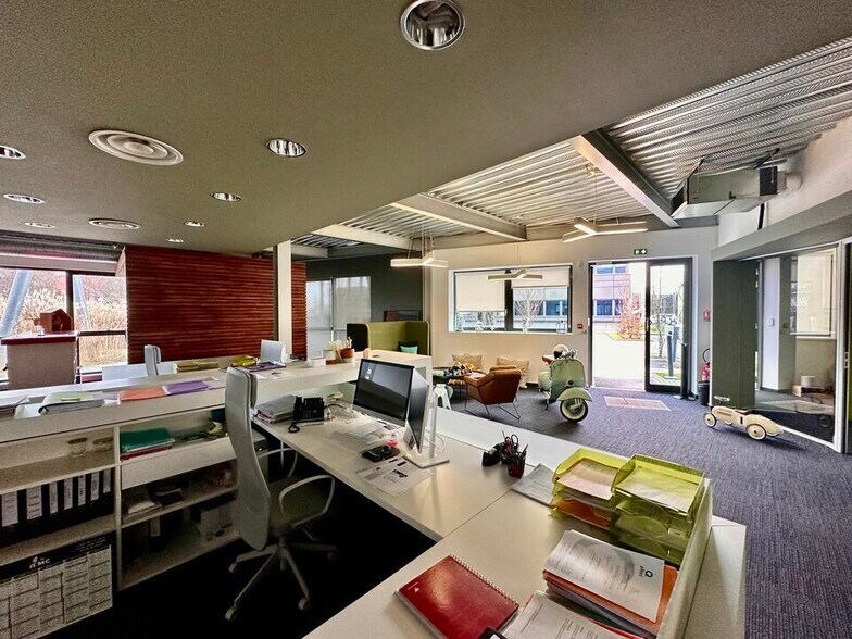 Office in Schiltigheim for lease - Interior Photo - Image 2 of 8