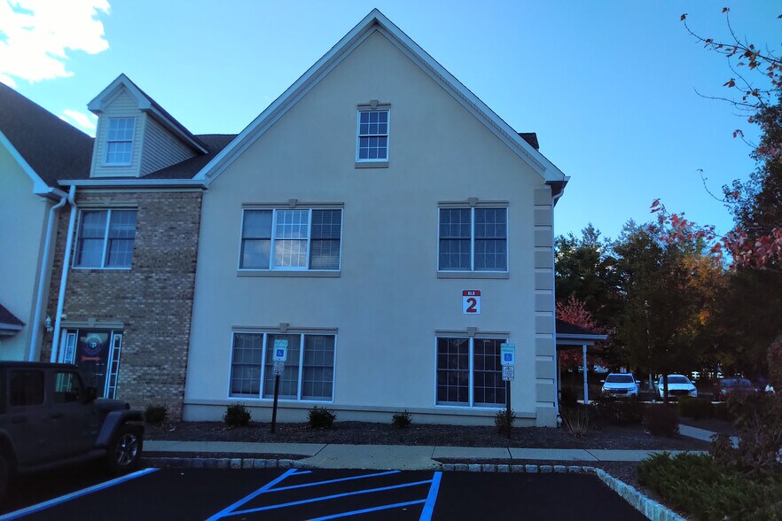 4 Walter E Foran Blvd, Flemington, NJ for sale - Primary Photo - Image 1 of 22