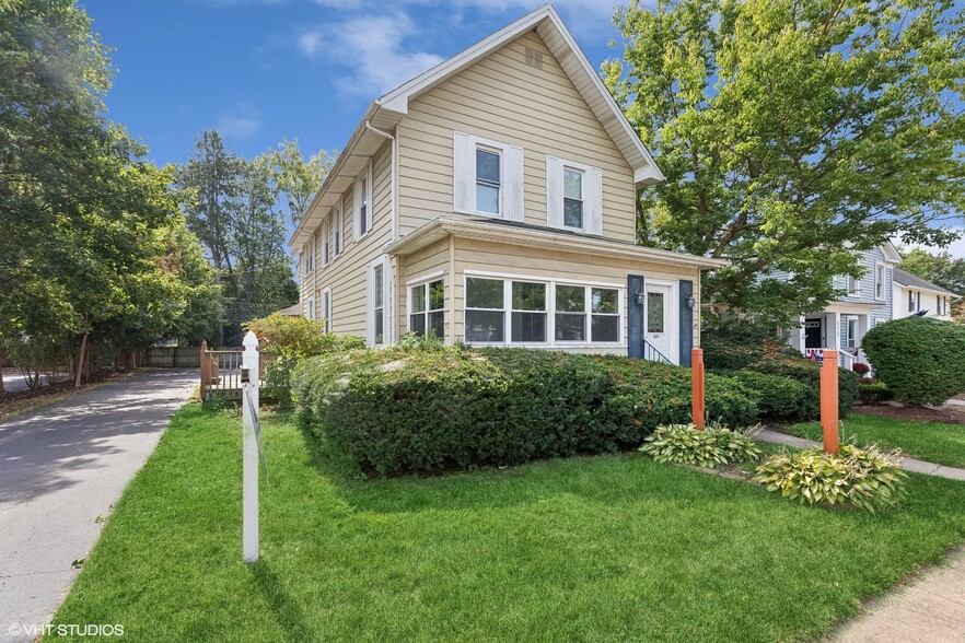 509 W Main St, West Dundee, IL for sale - Building Photo - Image 1 of 34