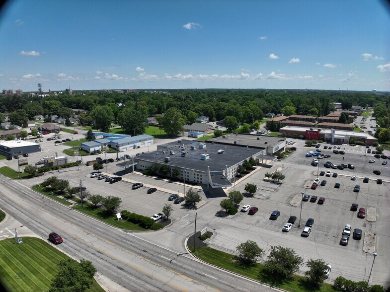 800 S Tillotson Ave, Muncie, IN à louer - Communauté Matterport - Image 2 de 48