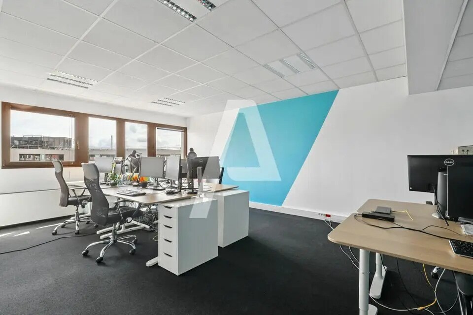 Office in Ivry-sur-Seine for lease Building Photo- Image 1 of 6