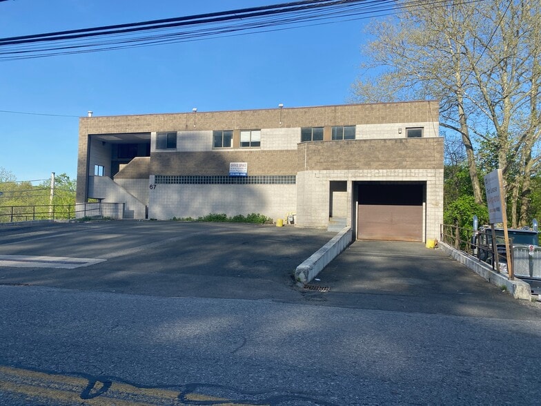 67 Lafayette Ave, North White Plains, NY for lease - Building Photo - Image 2 of 2
