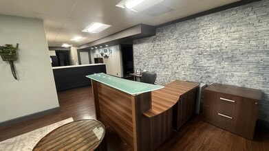 505 E Main St, Hermiston, OR for lease Interior Photo- Image 2 of 8