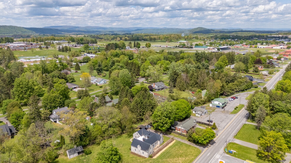 8789 Seneca Trail South, Ronceverte, WV for sale - Primary Photo - Image 1 of 61