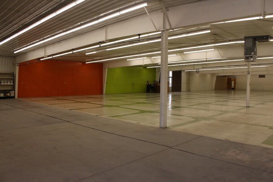 1401 25th Ave, Black Eagle, MT for lease - Interior Photo - Image 2 of 10