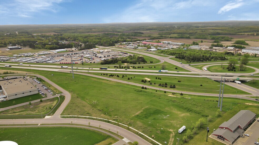 4415 Heatherwood Rd, Saint Cloud, MN à vendre - Photo du bâtiment - Image 3 de 14