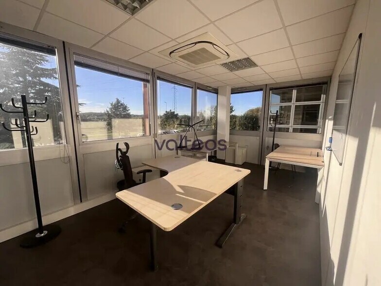 1149 La Pyreneenne, Labège for lease - Interior Photo - Image 2 of 7