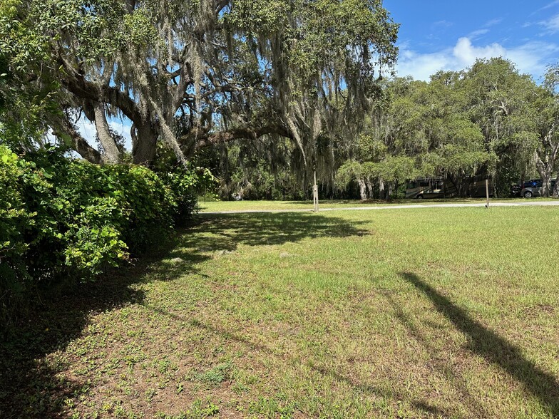 5999 E Turner Camp Rd, Inverness, FL à vendre - Photo du bâtiment - Image 1 de 27