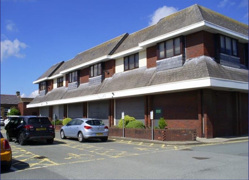 Ambrose Lloyd Centre, Mold for lease - Primary Photo - Image 1 of 3