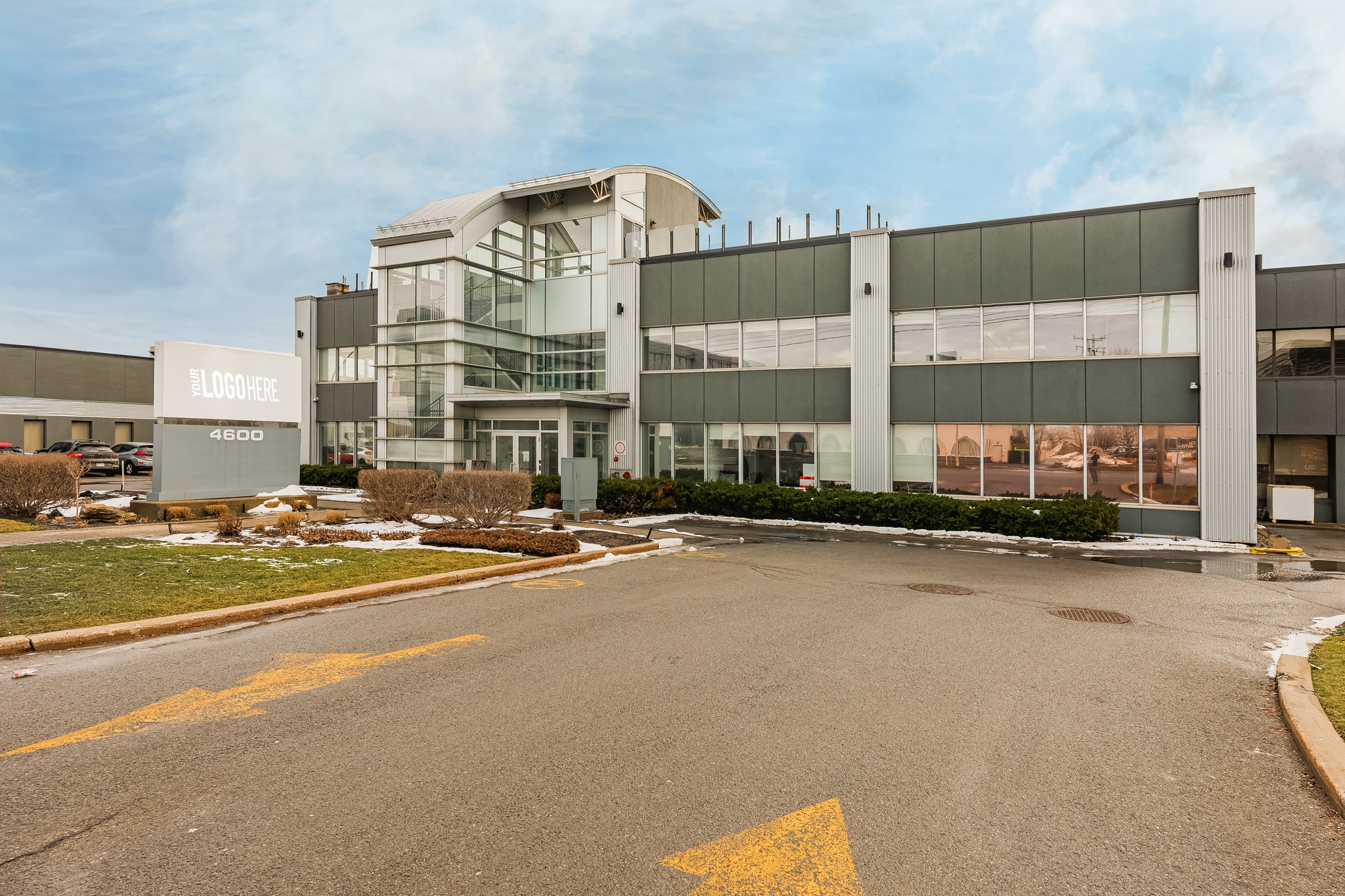 4590-4600 Boul De La Côte-Vertu, Saint-Laurent, QC for lease Building Photo- Image 1 of 7